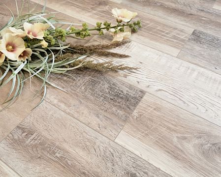 Открытие салона напольных покрытий VinLam