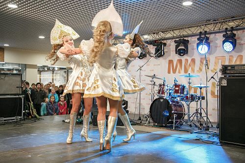 Открытие ЦДМ и акция "Подарки на миллион"