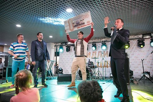 Открытие ЦДМ и акция "Подарки на миллион"